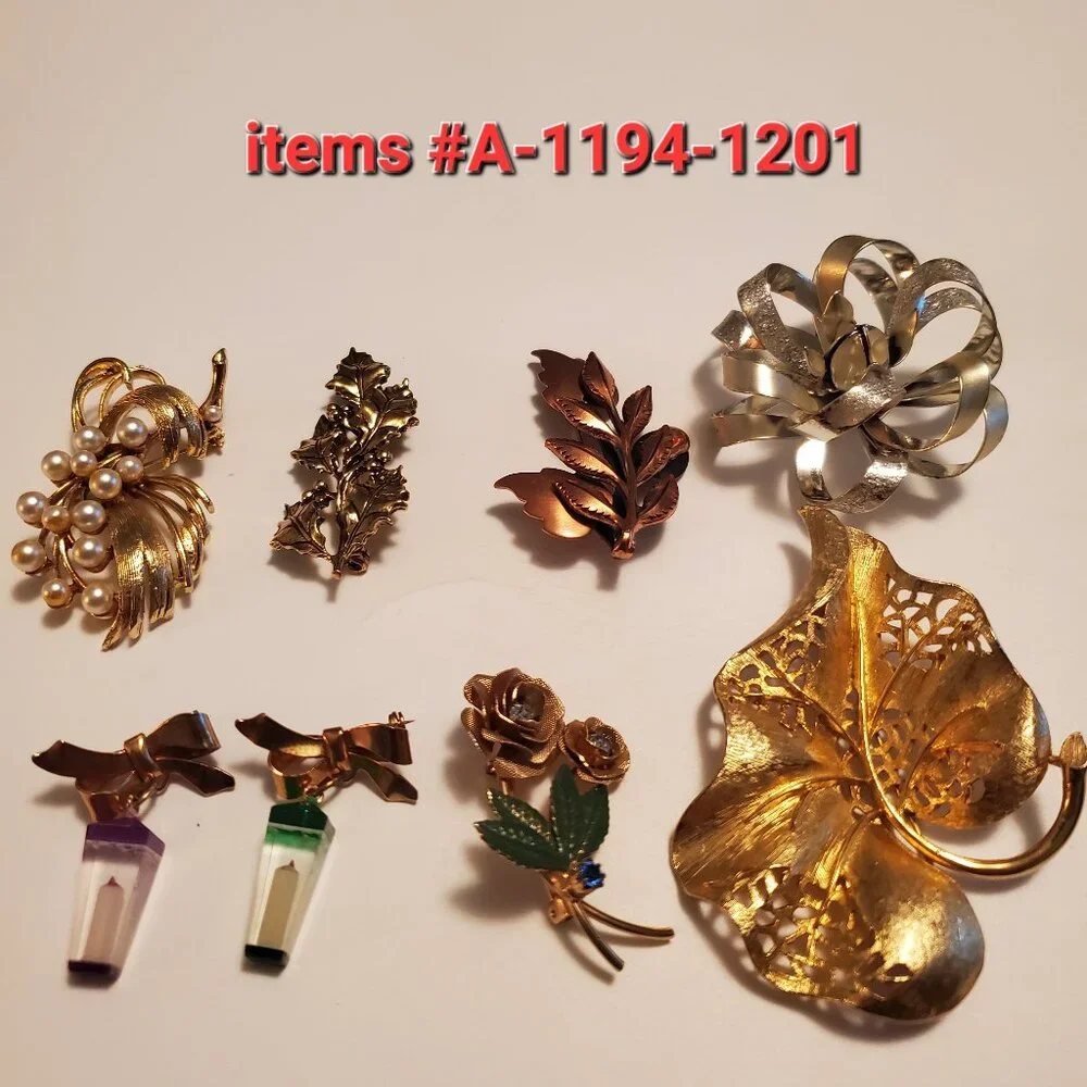 8 Pins or Brooches, items # A-1194-1201, wt. 105 grams. - Picture 1 of 15